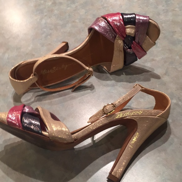 Miss sixty leather sandals with bonus pin. - Picture 3 of 8